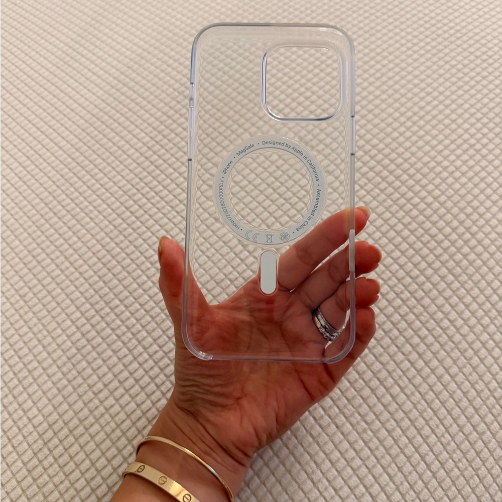 Official Apple Clear iPhone 16 Pro Max Case with MagSafe